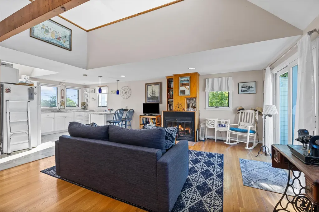 73 Church Street Hampton NH 03842