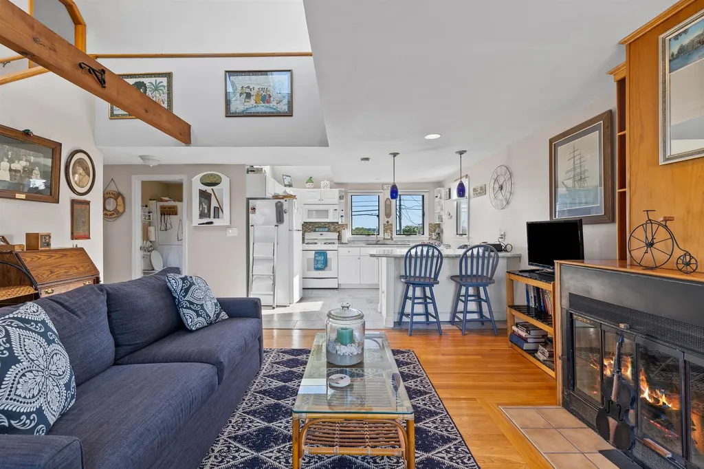 73 Church Street Hampton NH 03842