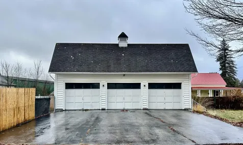 1786 Hutchins Street Berlin NH 03570