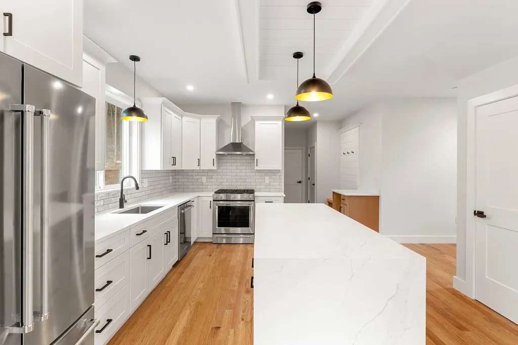 80.5 English Range Road Derry NH 03038