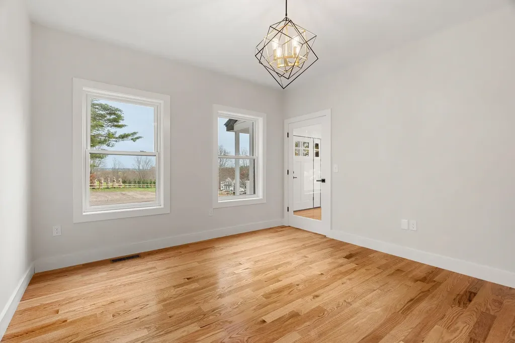 80.5 English Range Road Derry NH 03038