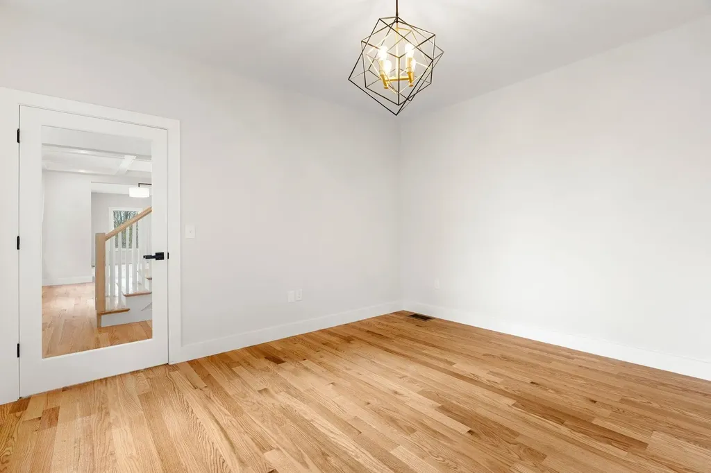 80.5 English Range Road Derry NH 03038