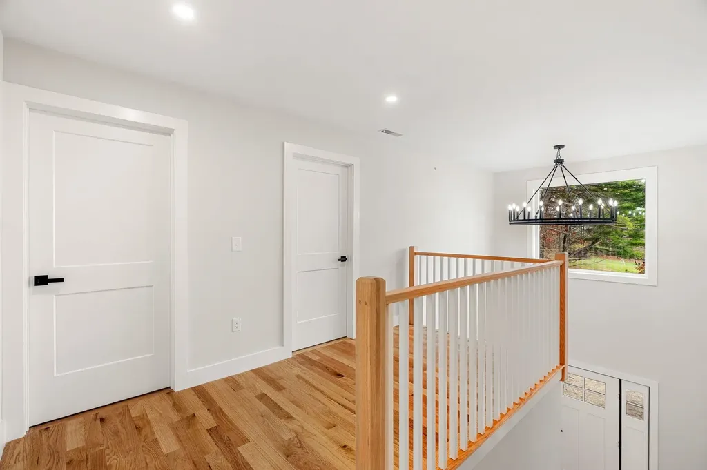 80.5 English Range Road Derry NH 03038