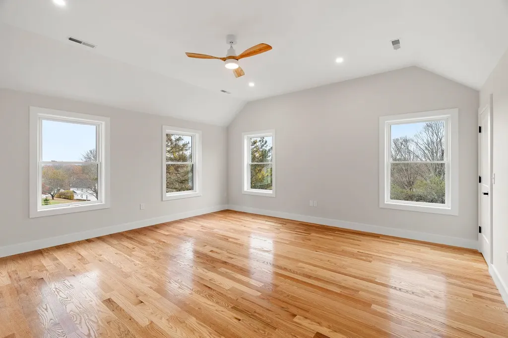 80.5 English Range Road Derry NH 03038