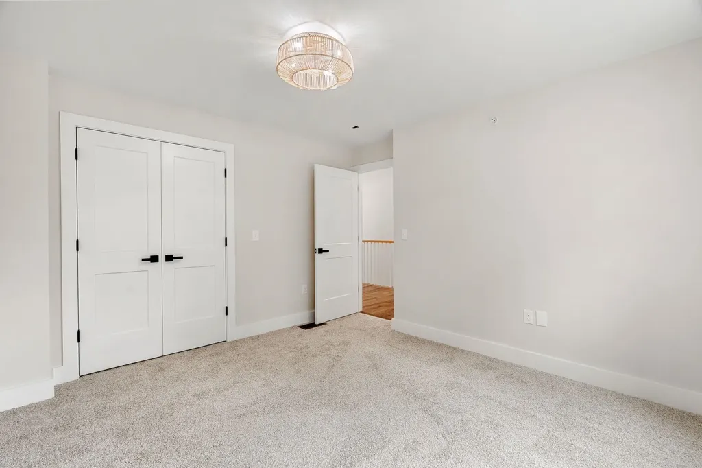 80.5 English Range Road Derry NH 03038