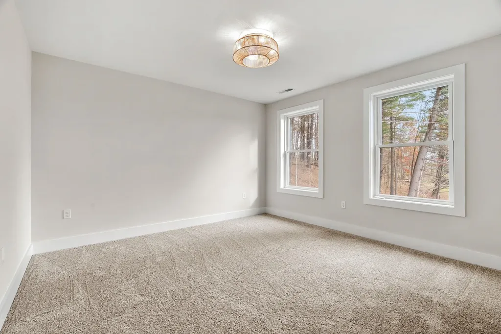 80.5 English Range Road Derry NH 03038