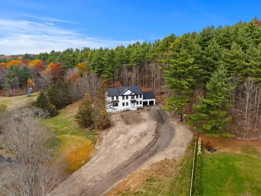 80.5 English Range Road Derry NH 03038