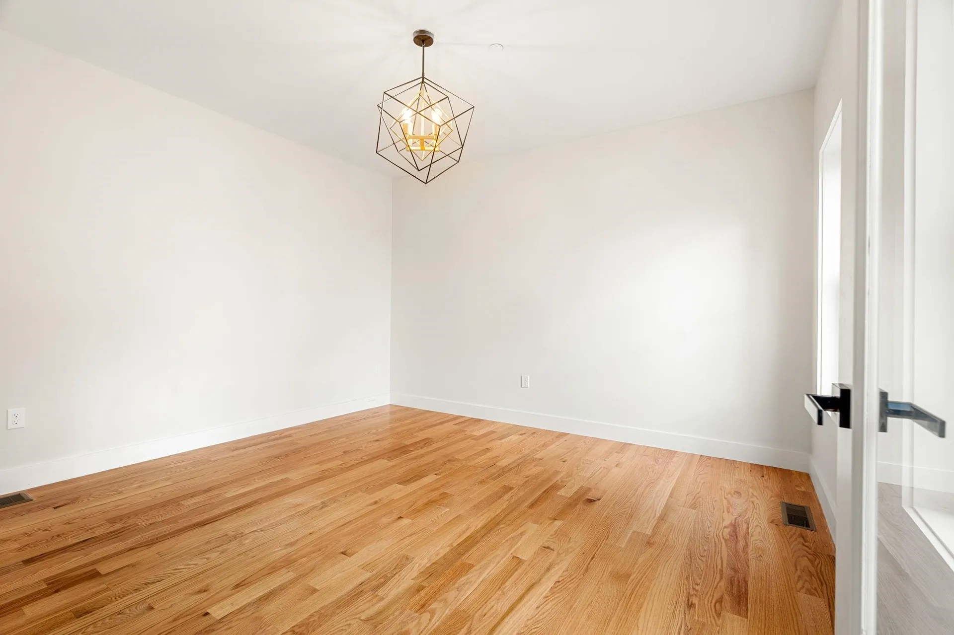 80.5 English Range Road Derry NH 03038