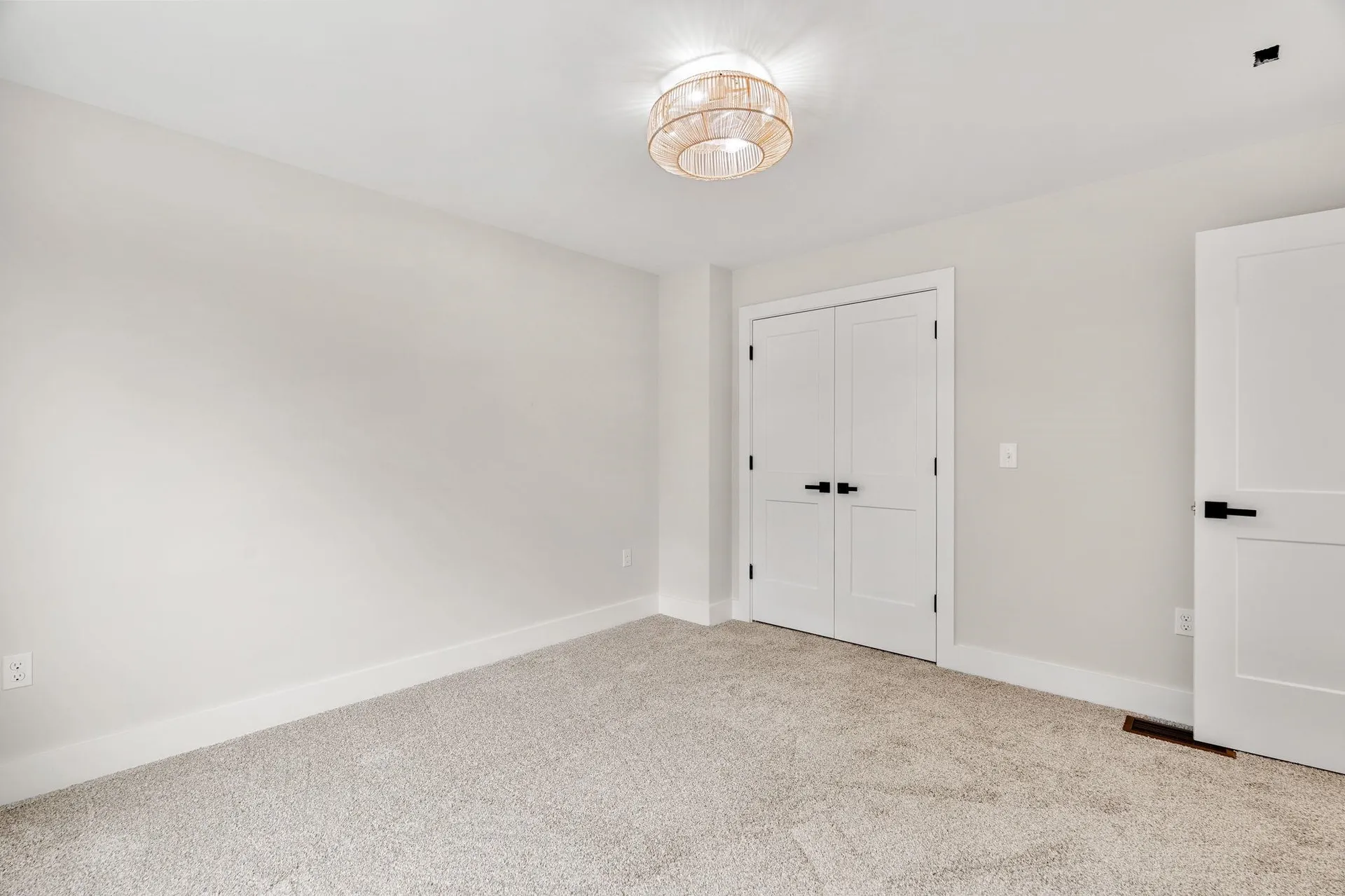 80.5 English Range Road Derry NH 03038