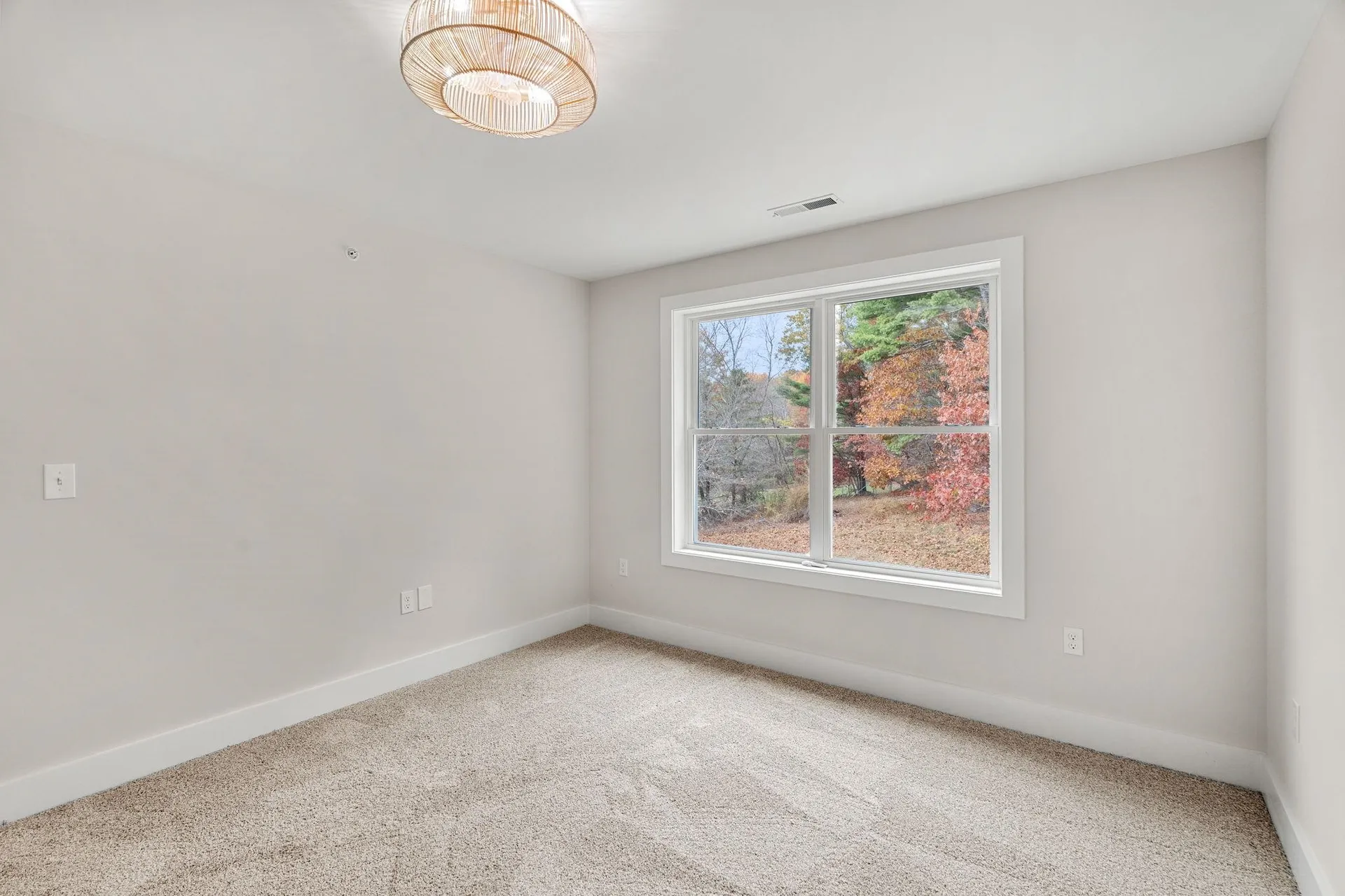 80.5 English Range Road Derry NH 03038