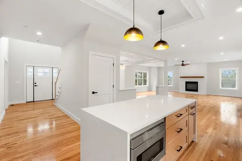 80.5 English Range Road Derry NH 03038