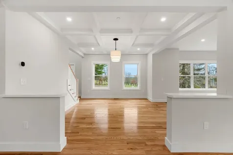 80.5 English Range Road Derry NH 03038