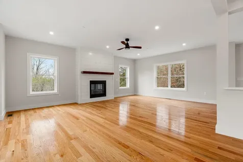 80.5 English Range Road Derry NH 03038