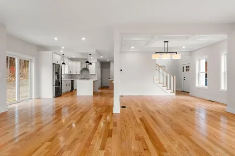 80.5 English Range Road Derry NH 03038