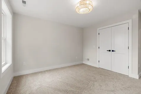 80.5 English Range Road Derry NH 03038