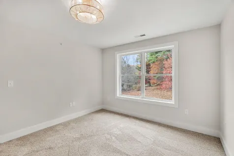 80.5 English Range Road Derry NH 03038