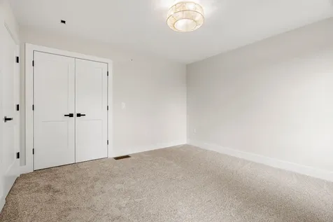 80.5 English Range Road Derry NH 03038