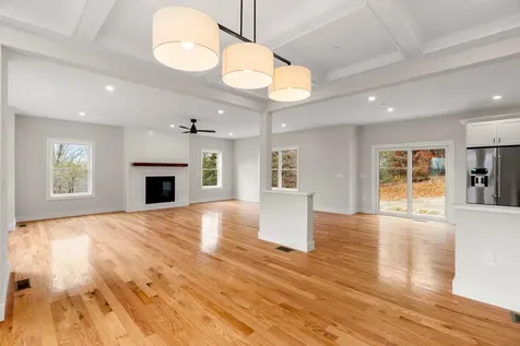 80.5 English Range Road Derry NH 03038