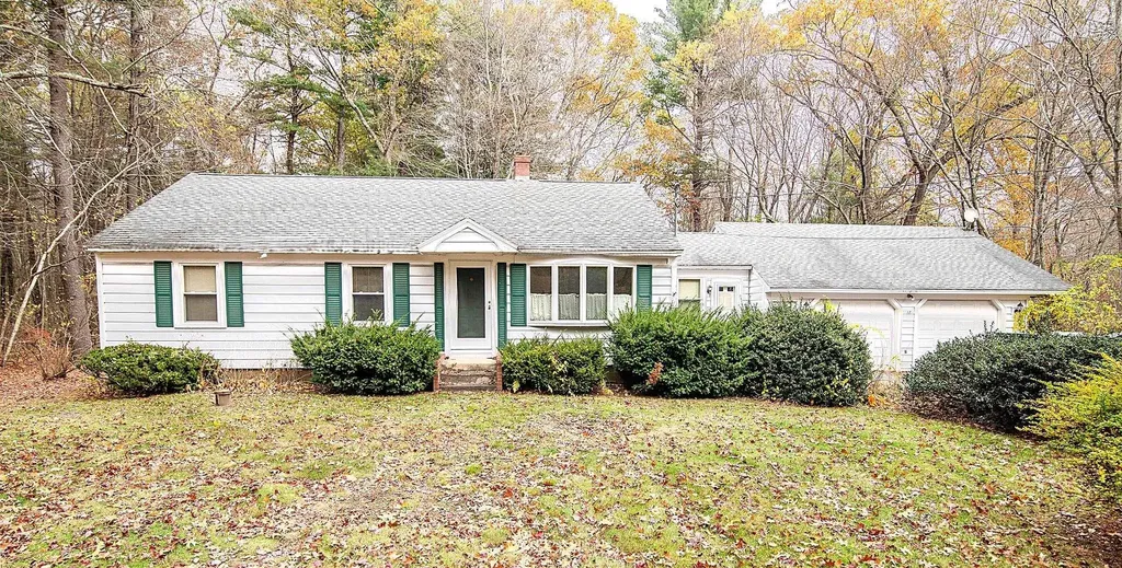 17 Drinkwater Road Hampton Falls NH 03844