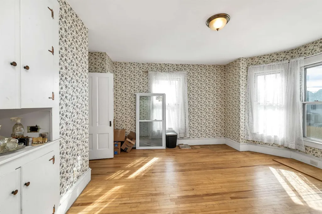 124 East Main Street Tilton NH 03276