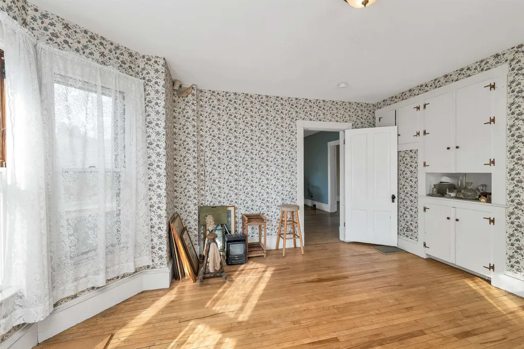 124 East Main Street Tilton NH 03276