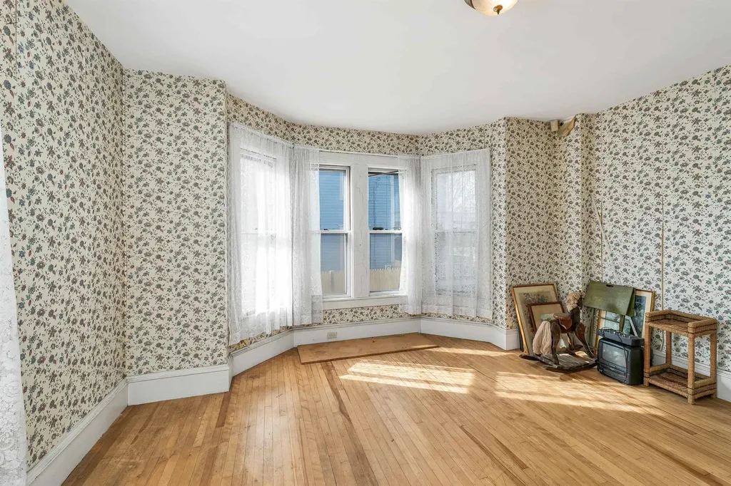 124 East Main Street Tilton NH 03276