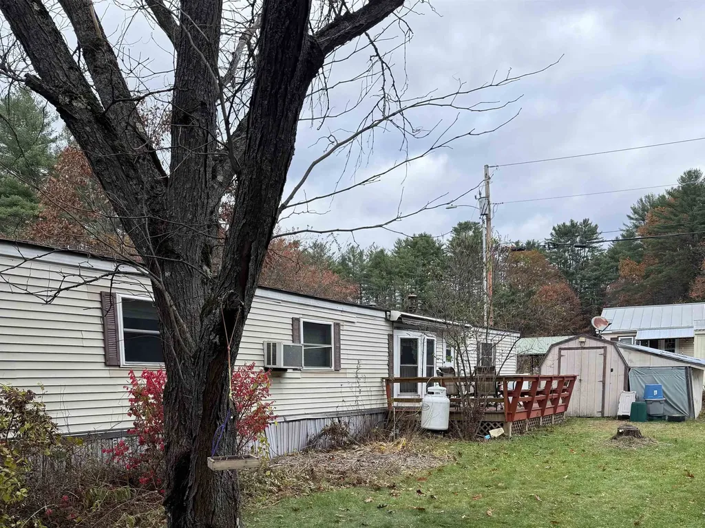 25 Maxfield Lane Hartland VT 05048