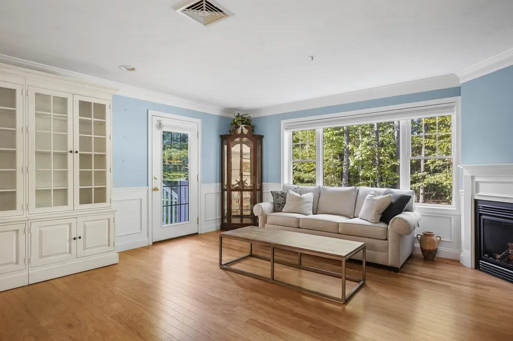 5 Sterling Hill Lane Exeter NH 03833