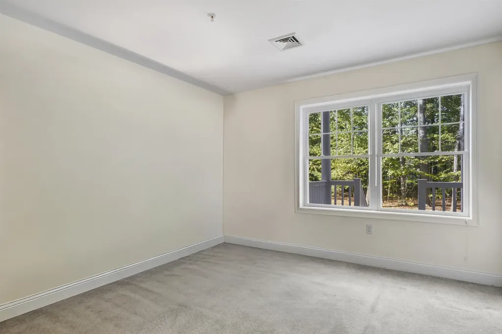 5 Sterling Hill Lane Exeter NH 03833