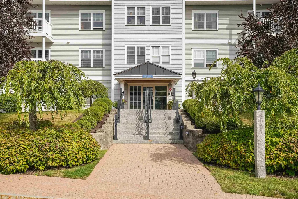 5 Sterling Hill Lane Exeter NH 03833