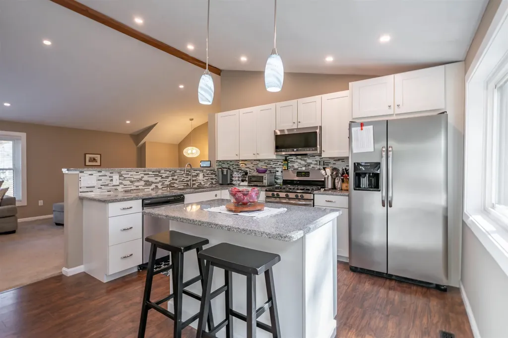 43 Boxwood Circle Milford NH 03055