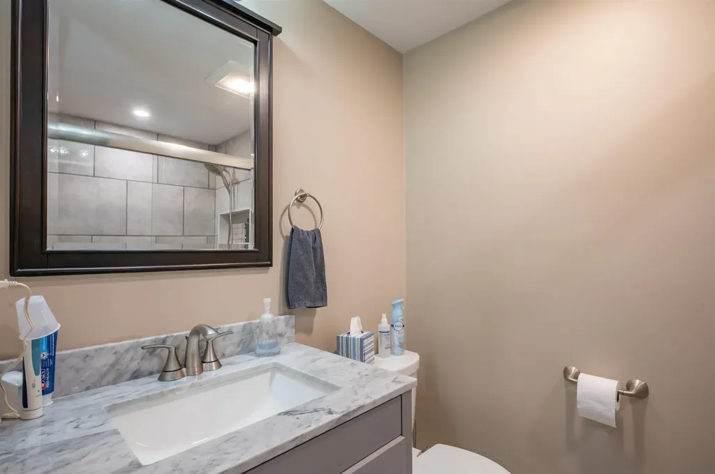 43 Boxwood Circle Milford NH 03055