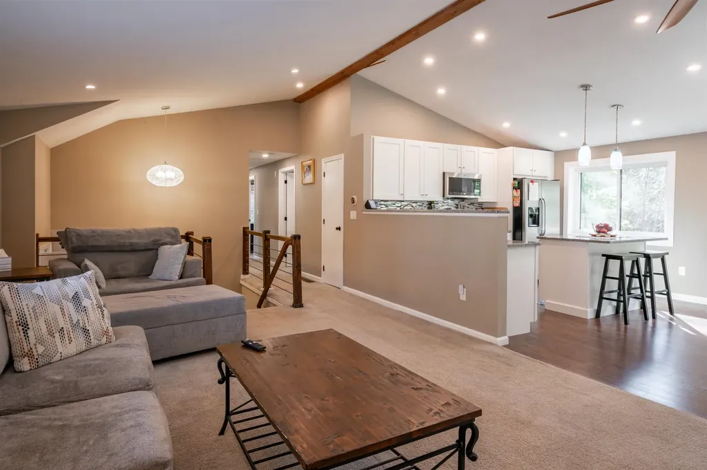 43 Boxwood Circle Milford NH 03055