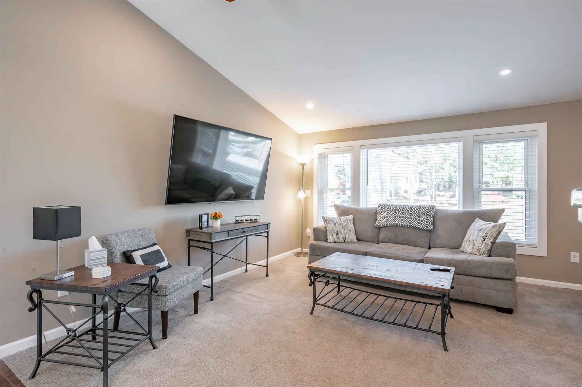 43 Boxwood Circle Milford NH 03055