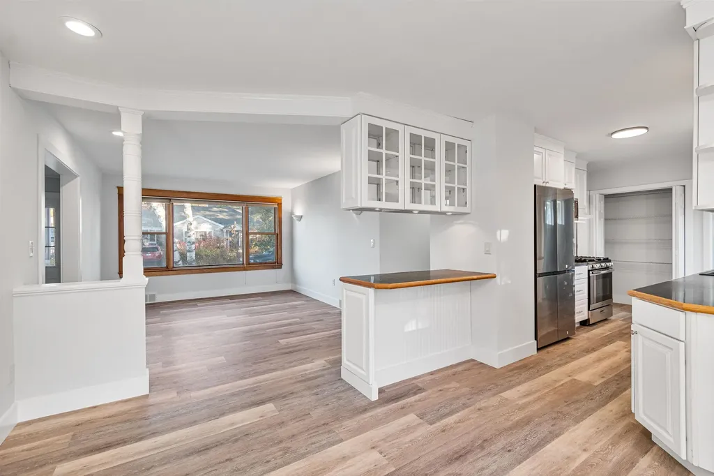 17 Barrett Street South Burlington VT 05403