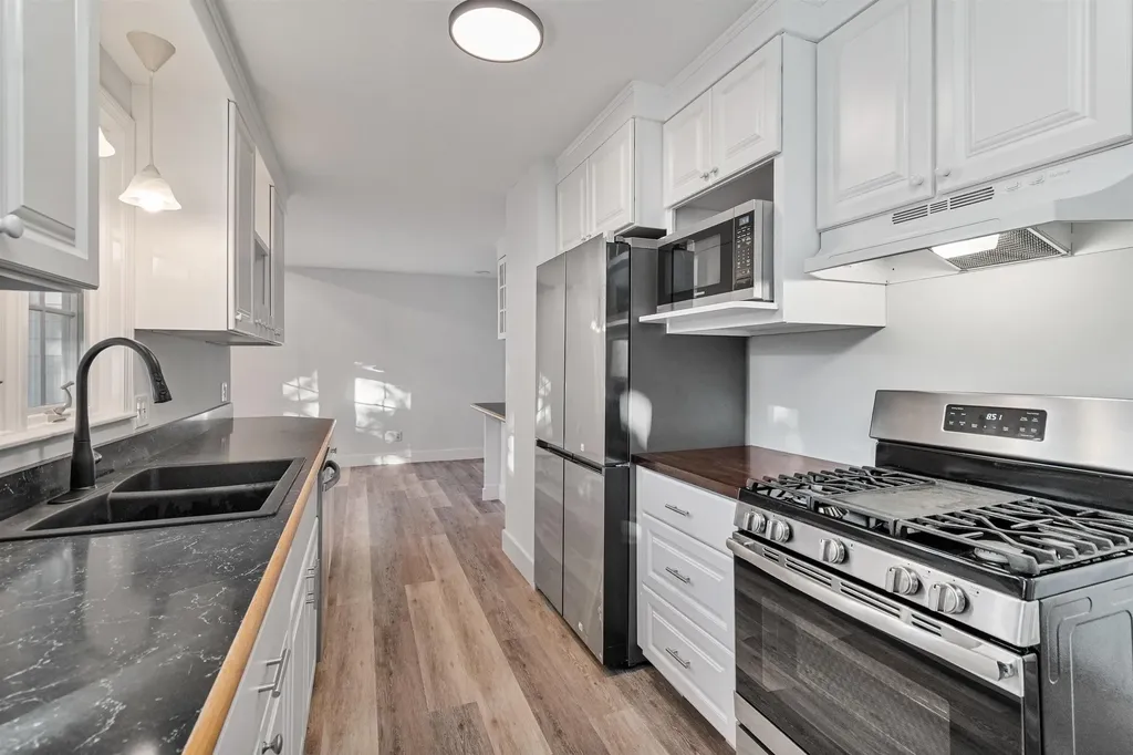 17 Barrett Street South Burlington VT 05403