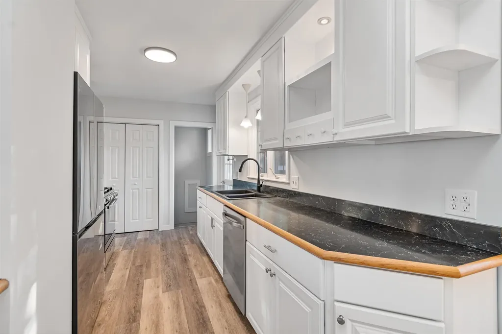 17 Barrett Street South Burlington VT 05403