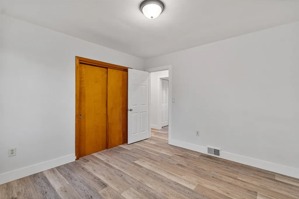 17 Barrett Street South Burlington VT 05403