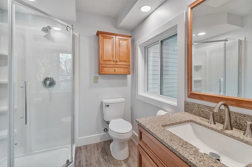 17 Barrett Street South Burlington VT 05403