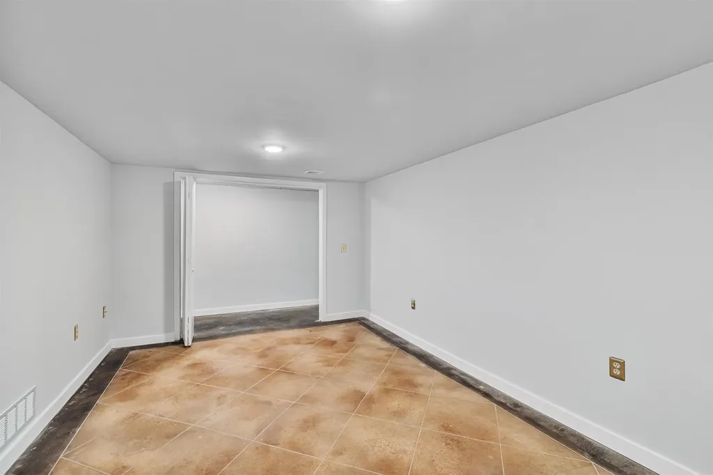 17 Barrett Street South Burlington VT 05403