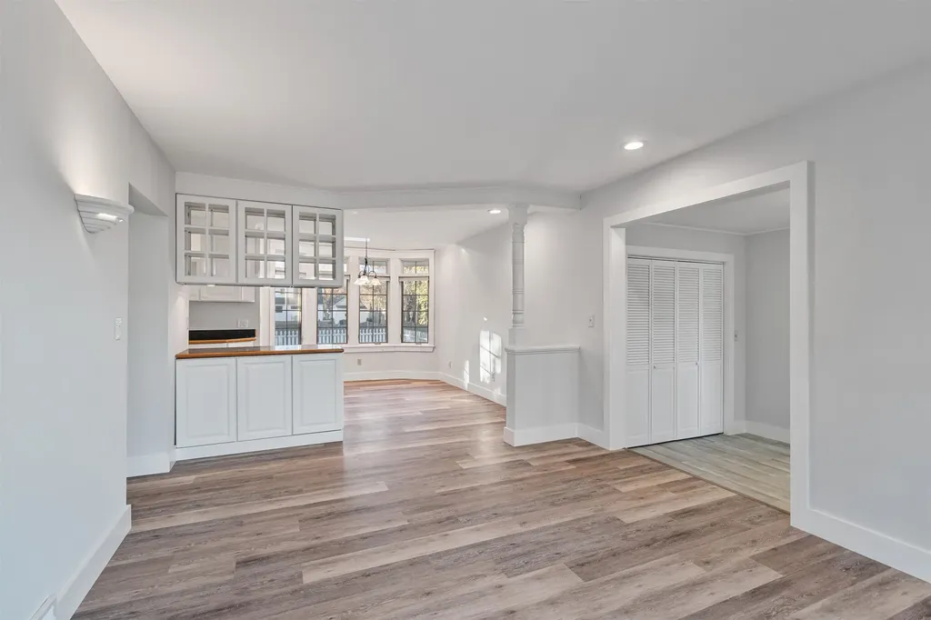 17 Barrett Street South Burlington VT 05403