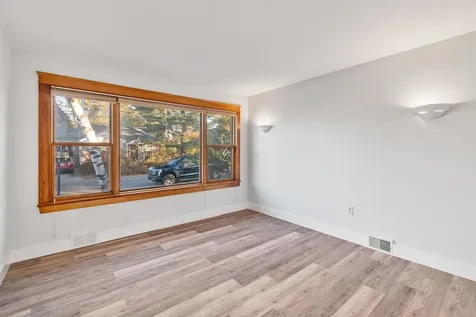 17 Barrett Street South Burlington VT 05403