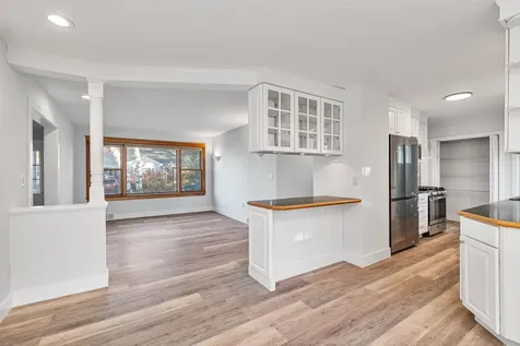 17 Barrett Street South Burlington VT 05403