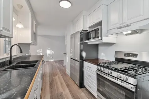 17 Barrett Street South Burlington VT 05403