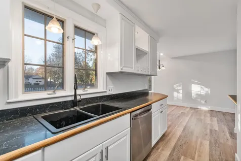 17 Barrett Street South Burlington VT 05403