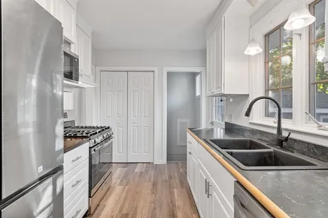 17 Barrett Street South Burlington VT 05403