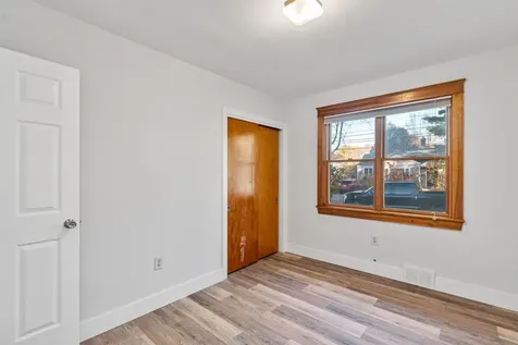 17 Barrett Street South Burlington VT 05403