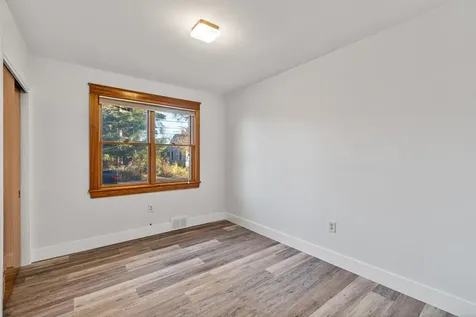 17 Barrett Street South Burlington VT 05403