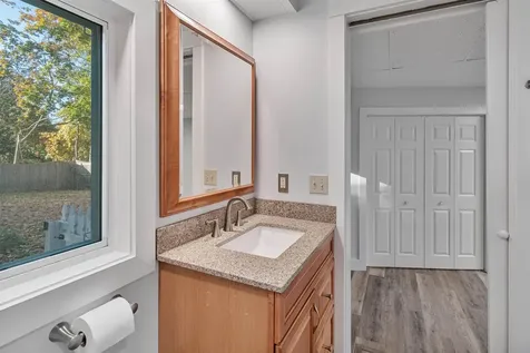 17 Barrett Street South Burlington VT 05403