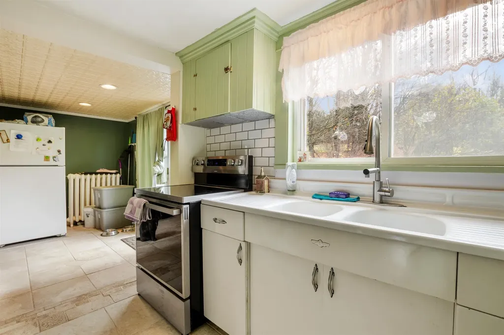 162 Caswell Avenue Derby VT 05830